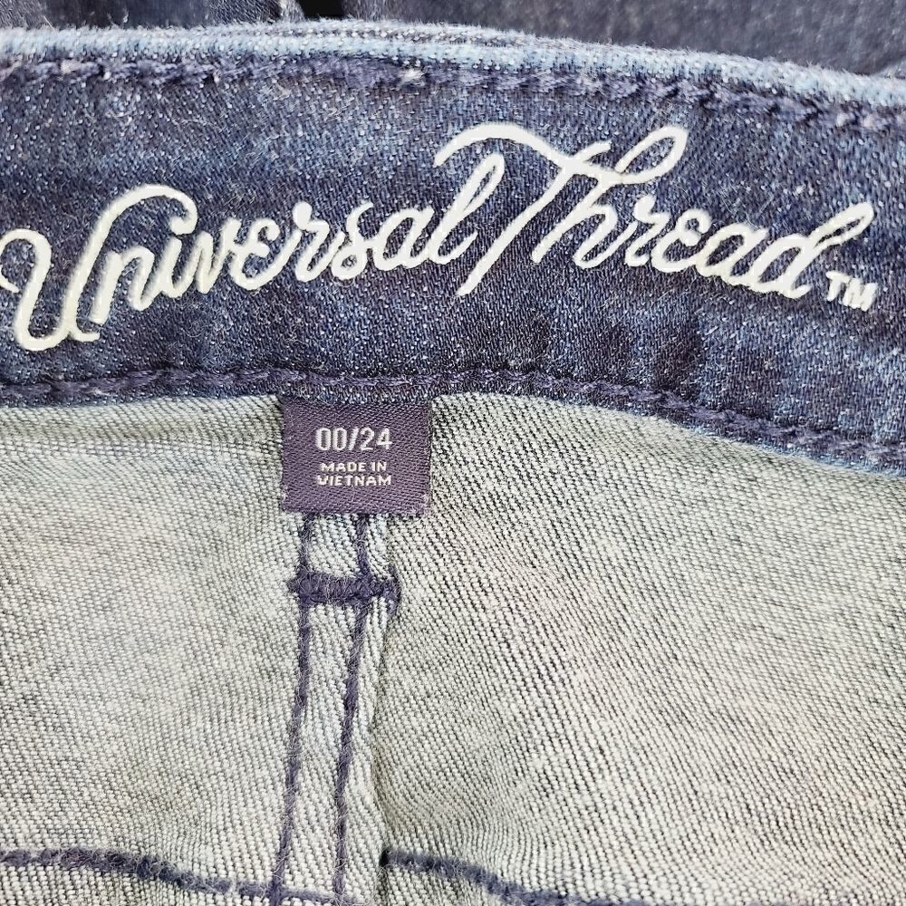 Universal Thread Shorts   - Picture 3 of 5